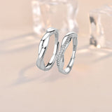 Bague réglable simple en argent sterling 925 torsadé Mobius CZ